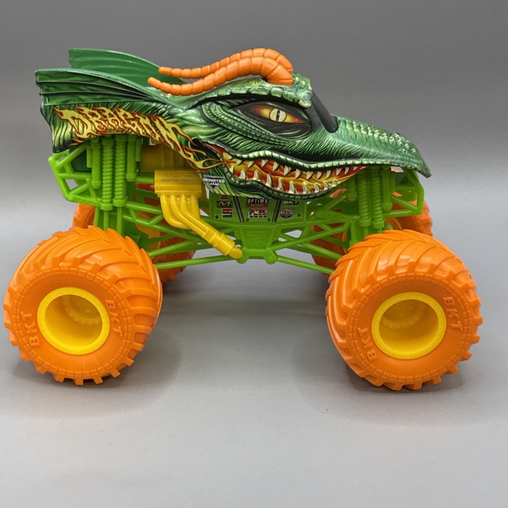 MONSTER JAM TRUCK 1:24 MEDIEVAL MONSTER DRAGON